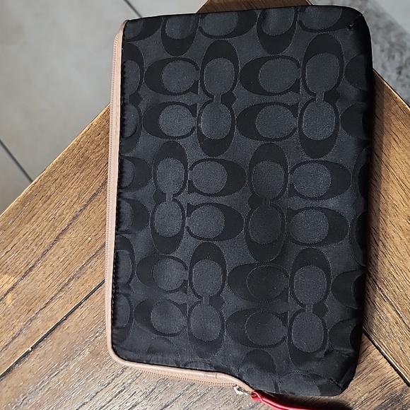 Coach Zipper Pouch - Picture 4 of 7